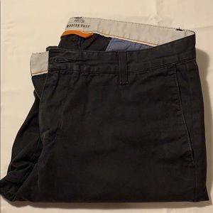 Docker’s Modern Khaki Pants